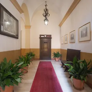 Lussuoso Nel Cuore Del Centro Storico , Bologna Italia